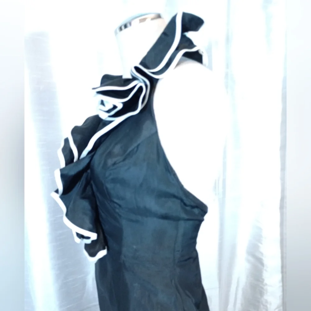 Spanish halter Ruffled Neck Dress, flared tulle Train, Black/White, Sleeveless,6